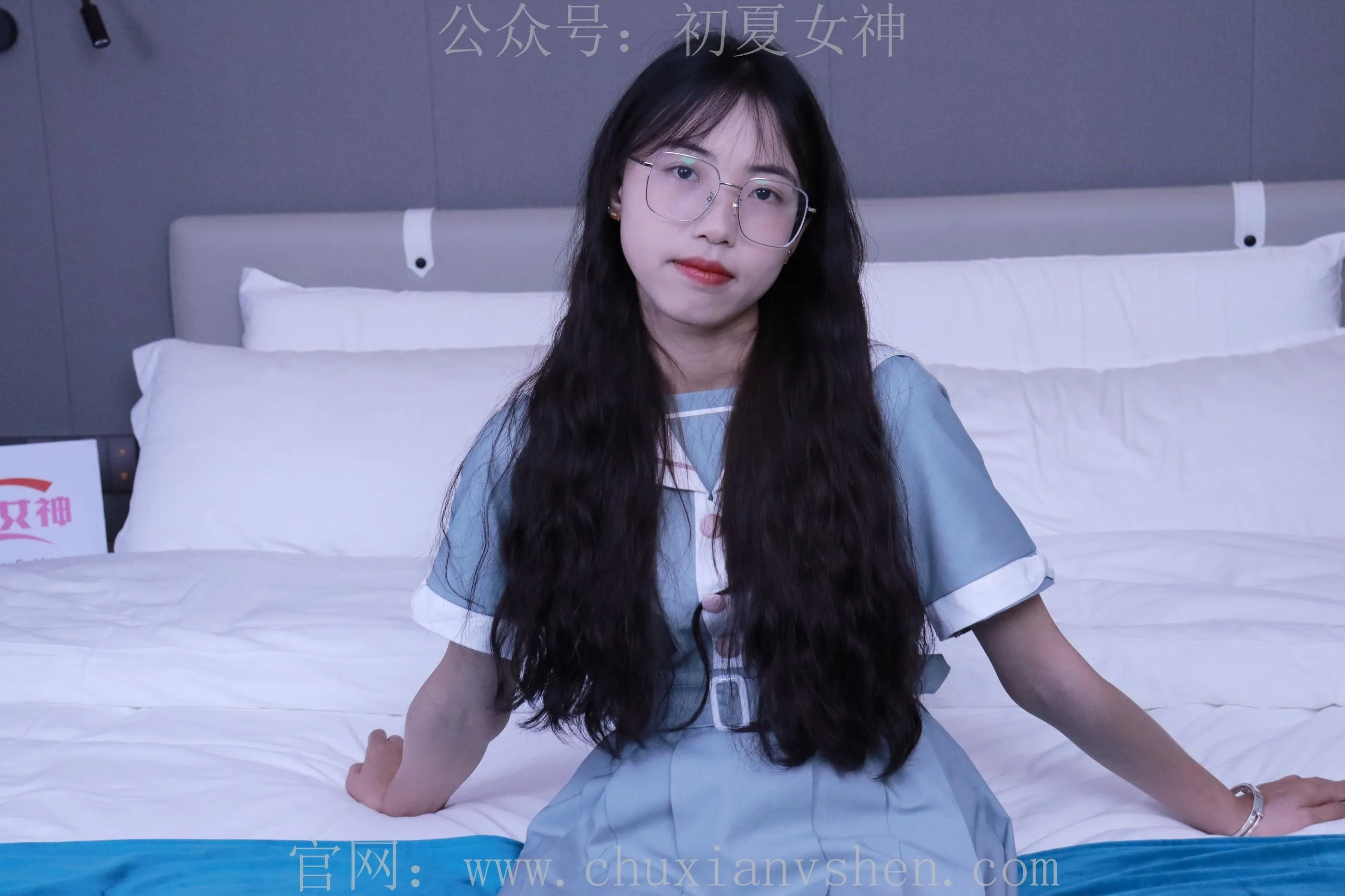 初夏女神 NO.008 雪糕 浅蓝色JK裙搭配小白鞋 [135P]插图8